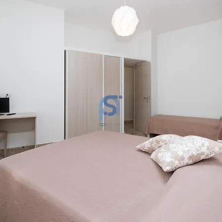 Panorama - Self Check In Bed & Breakfast 4*