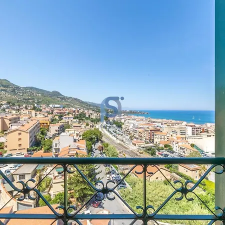 Panorama - Self Check In 4*