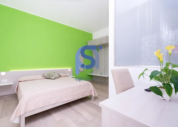 Panorama - Self Check In Чефалу